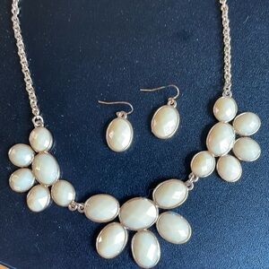 Champagne and Gold-Colored Necklace and Earrings with Oval Faceted Beads